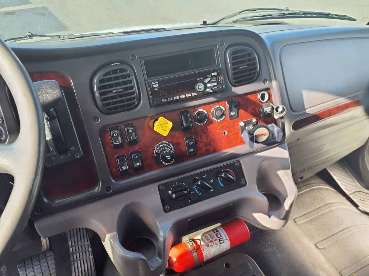 2018 Freightliner/Mercedes M2 106 681528