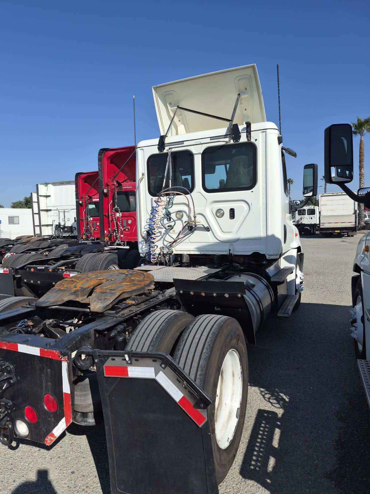 2018 Freightliner - image 4