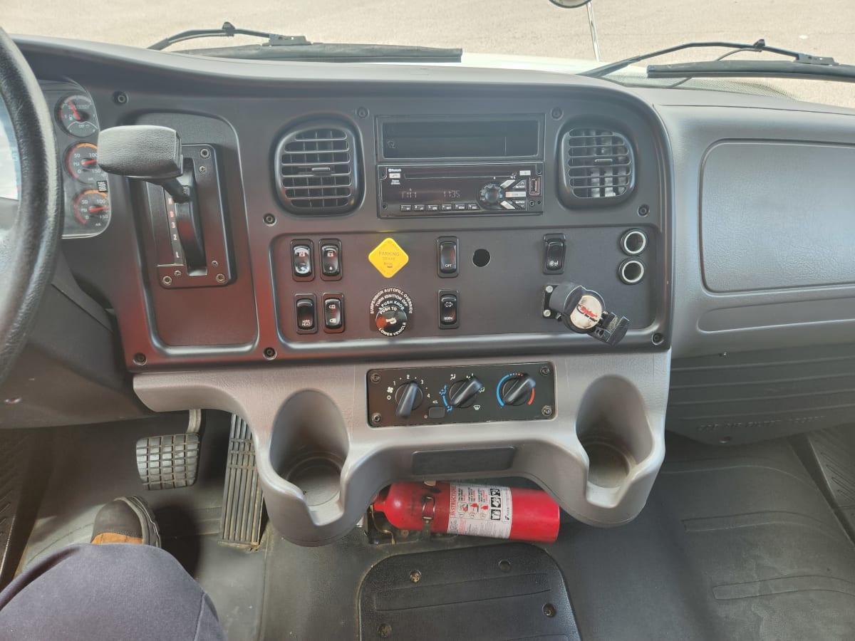 2018 Freightliner/Mercedes M2 106 681543