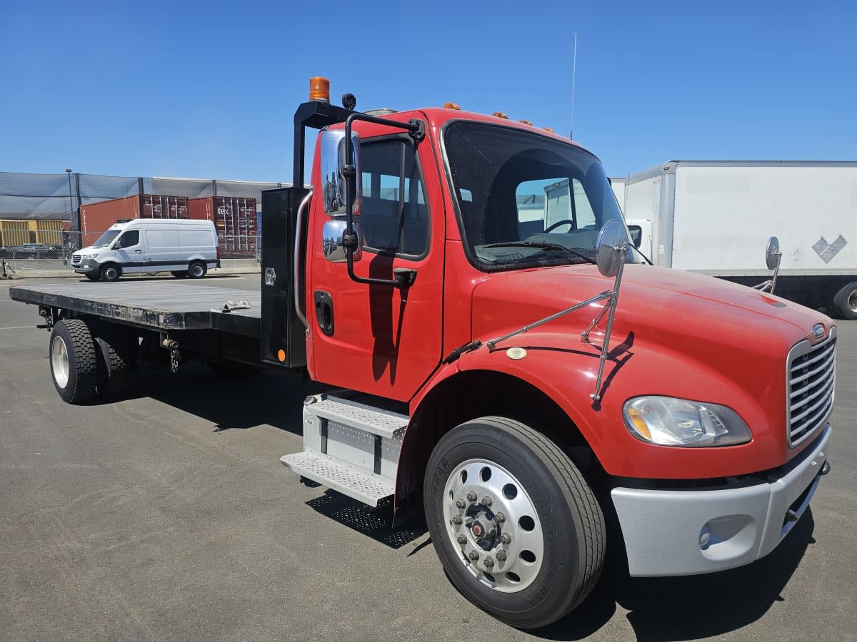 2018 Freightliner M2 106 681561