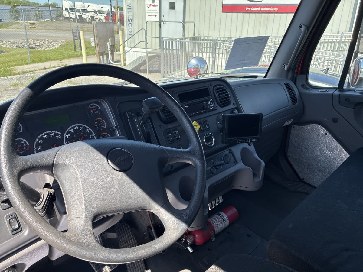 2018 Freightliner/Mercedes M2 106 681607