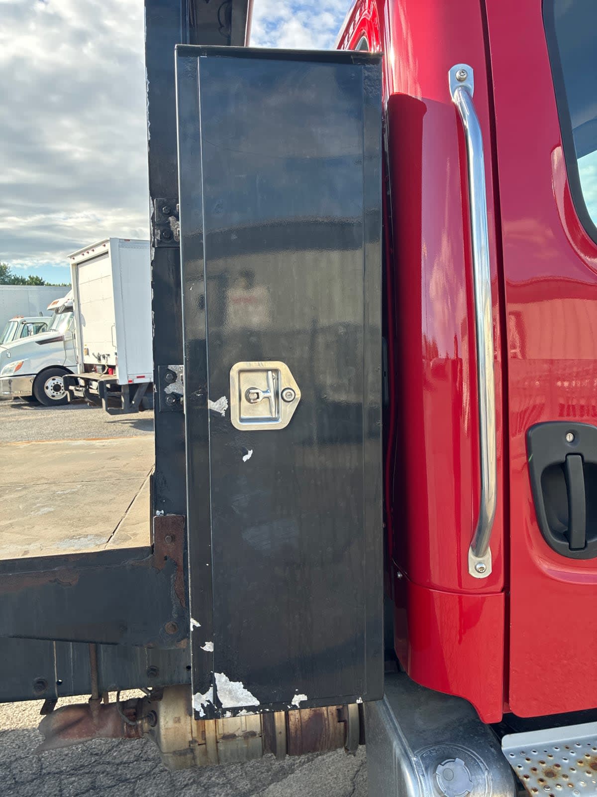 2018 Freightliner/Mercedes M2 106 681608