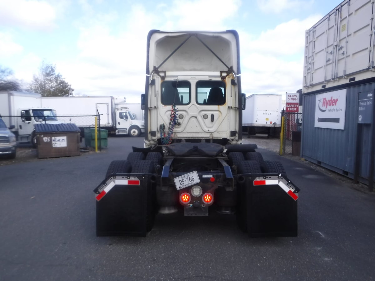 2018 Freightliner/Mercedes CASCADIA 125 681640