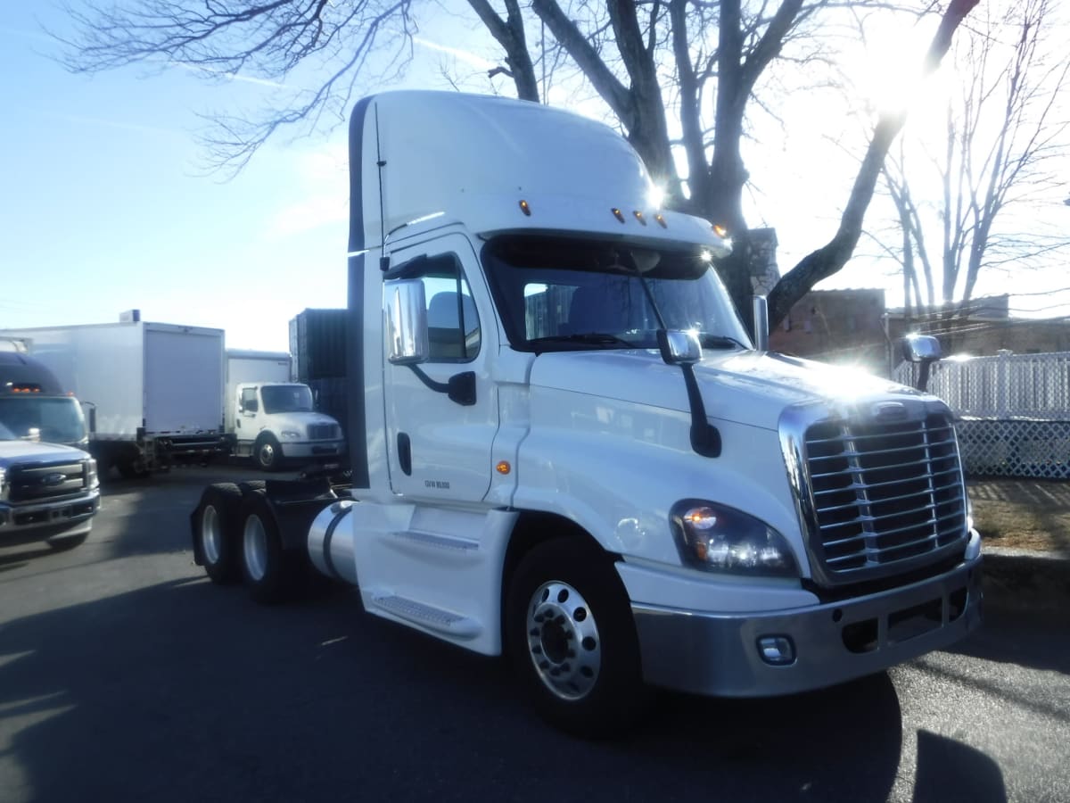 2018 Freightliner/Mercedes CASCADIA 125 681684