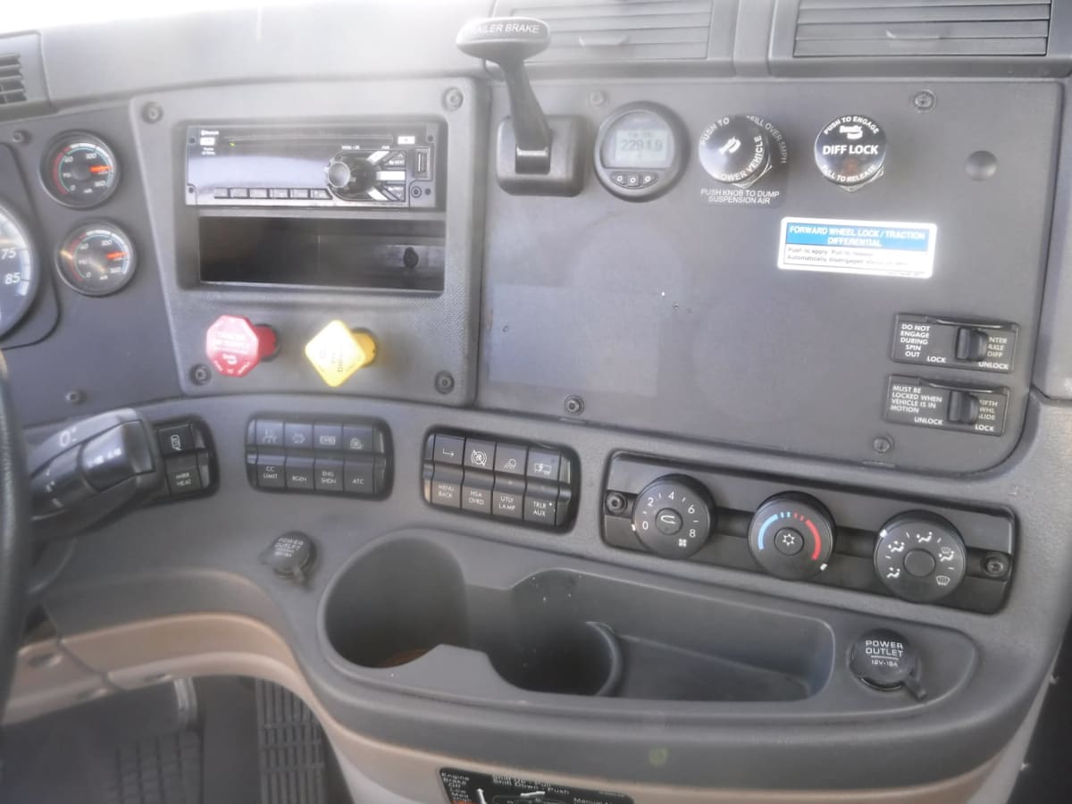 2018 Freightliner/Mercedes CASCADIA 125 681688