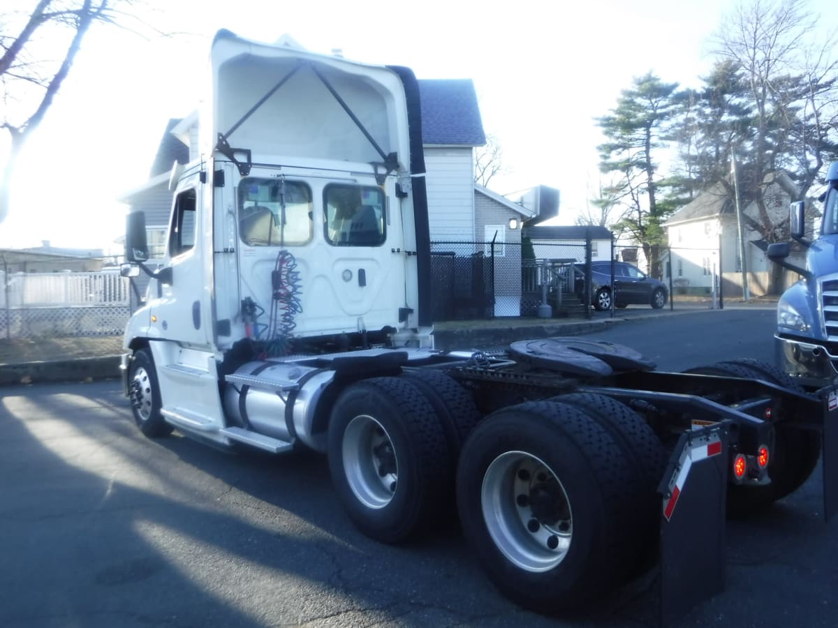 2018 Freightliner/Mercedes CASCADIA 125 681688
