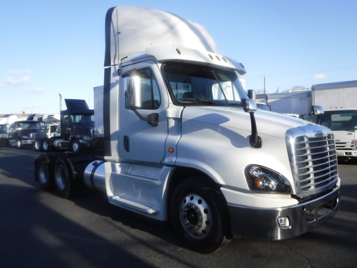 2018 Freightliner/Mercedes CASCADIA 125 681688