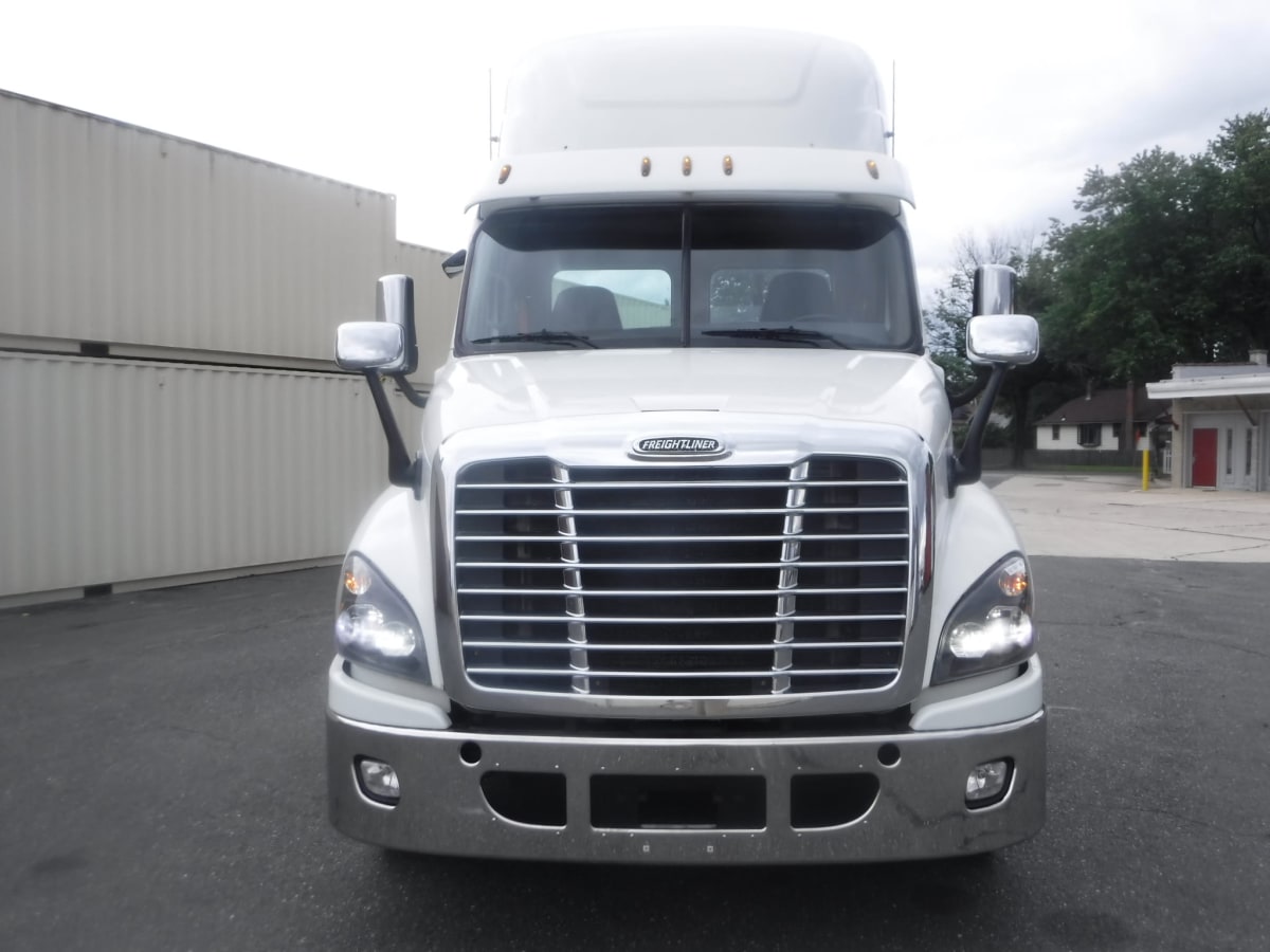 2018 Freightliner/Mercedes CASCADIA 125 681689