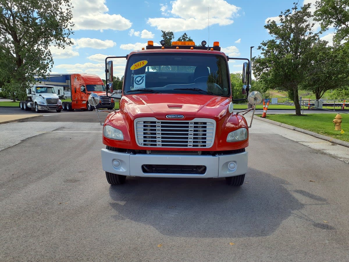 2018 Freightliner/Mercedes M2 106 681695