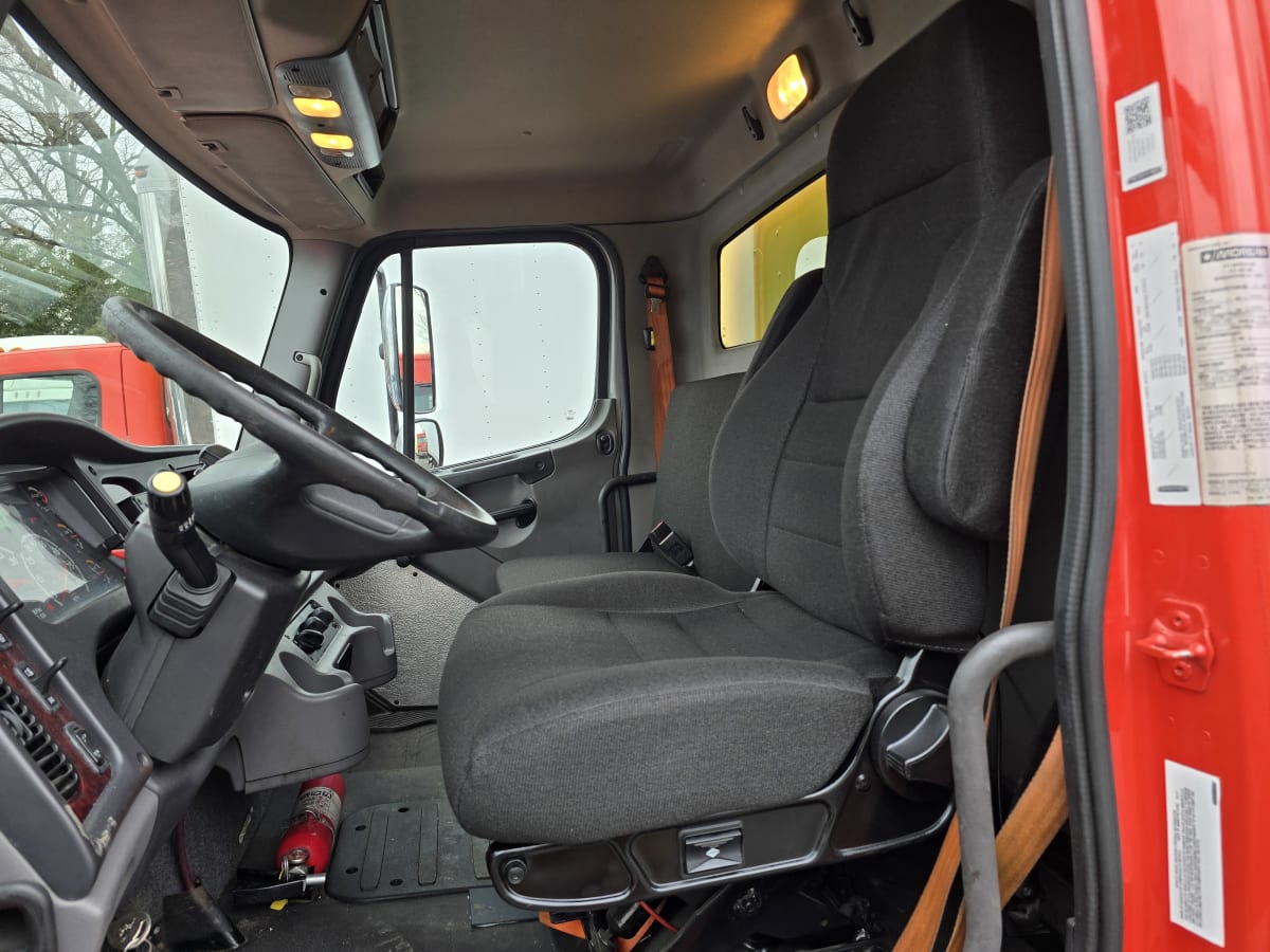 2018 Freightliner/Mercedes M2 106 681720