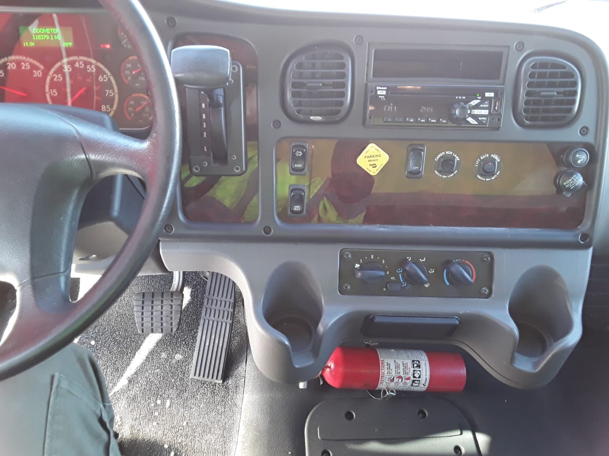 2018 Freightliner/Mercedes M2 106 681738
