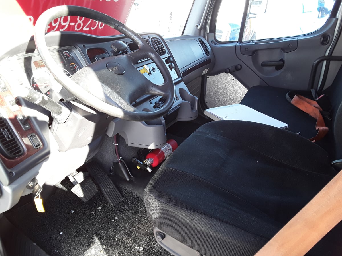 2018 Freightliner/Mercedes M2 106 681738