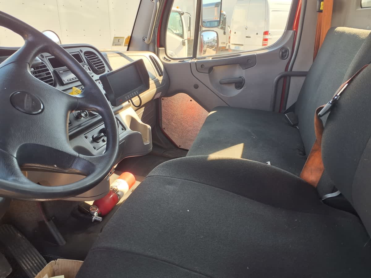 2018 Freightliner/Mercedes M2 106 681743