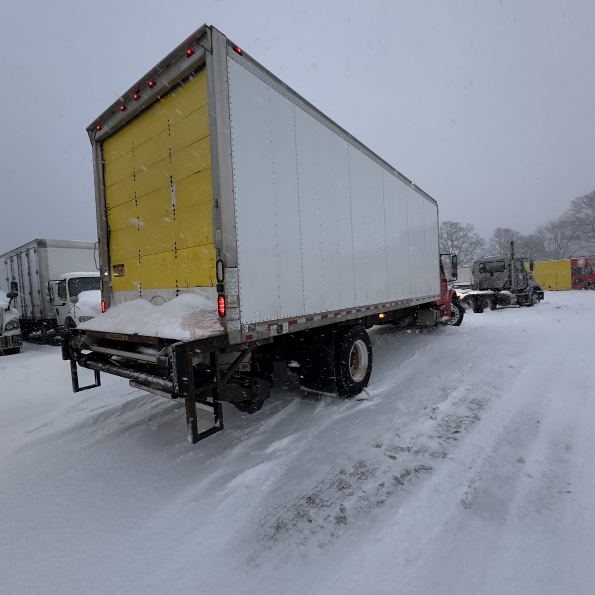 2018 Freightliner/Mercedes M2 106 681750