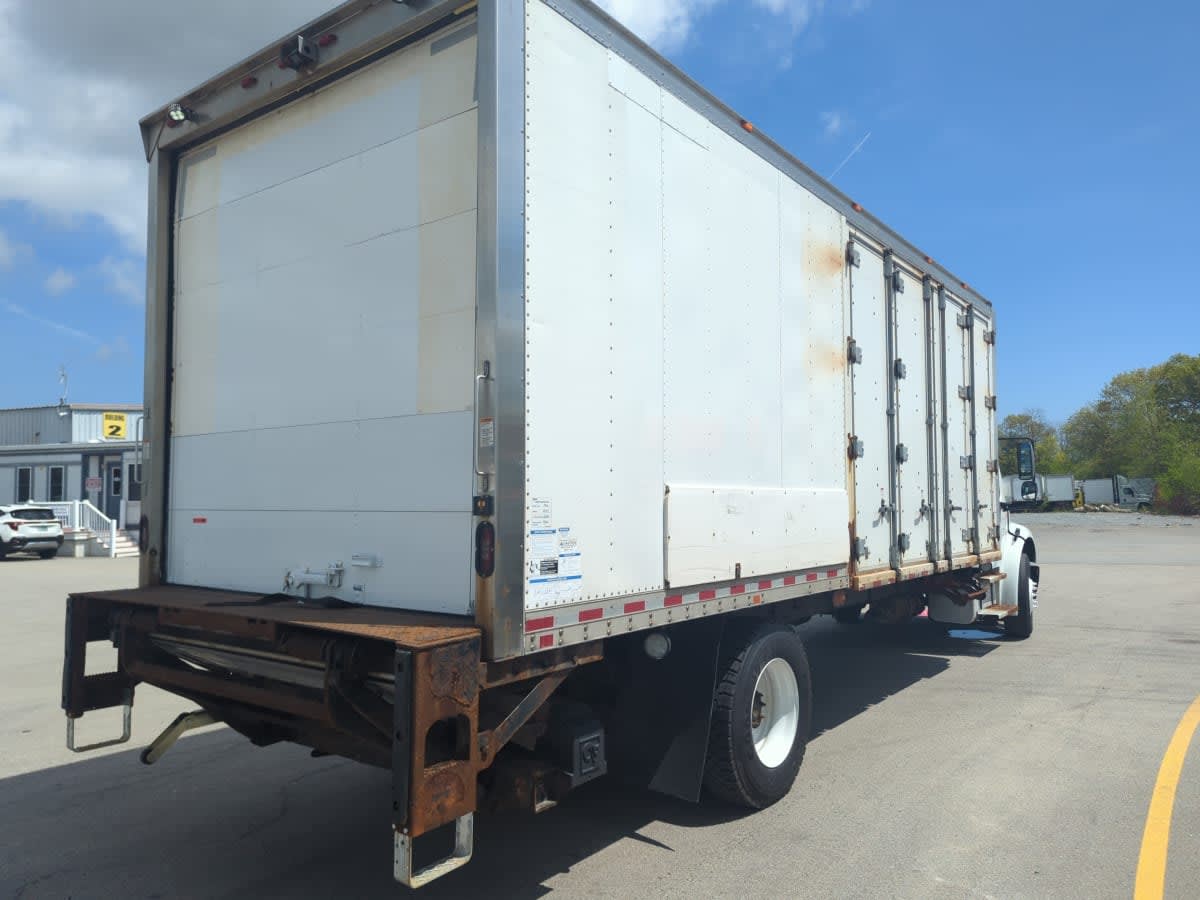 2018 Freightliner M2 106 681755