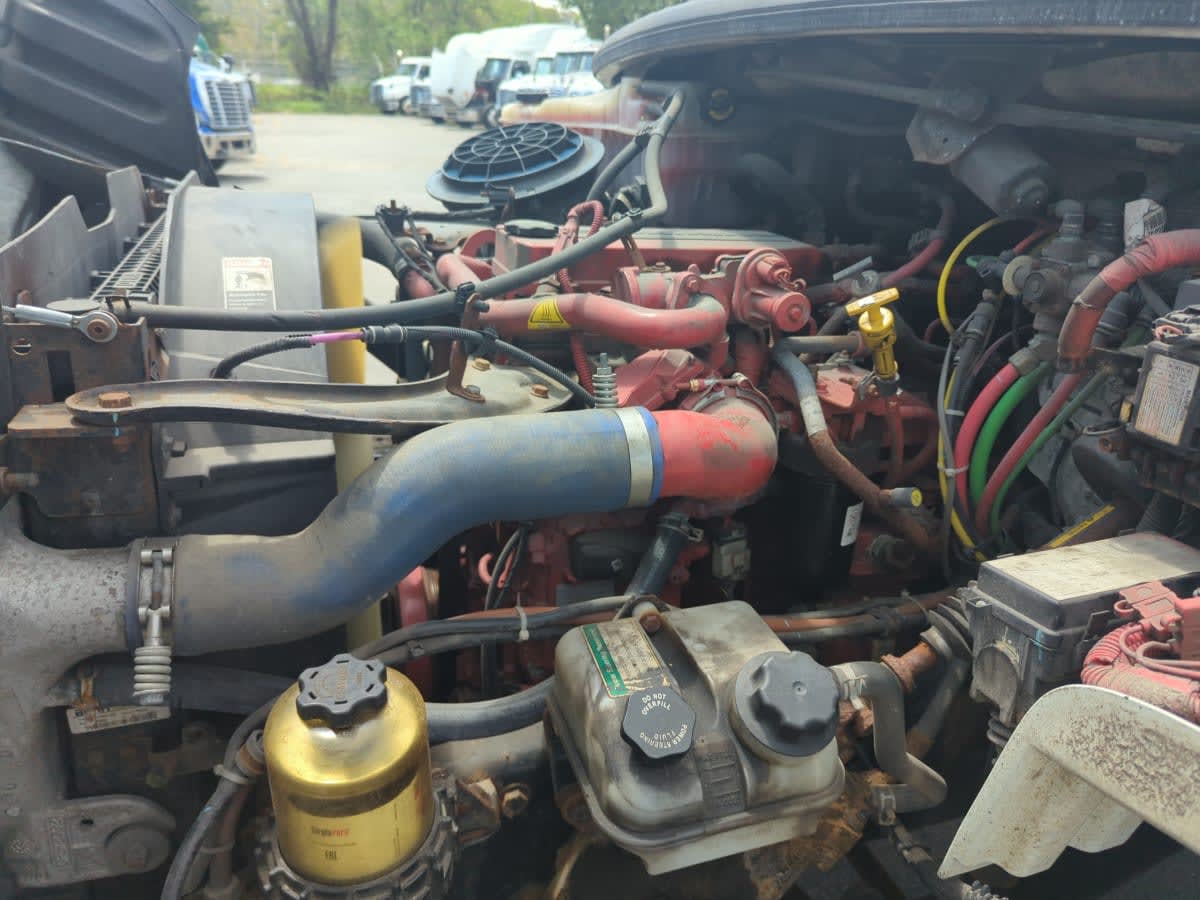 2018 Freightliner M2 106 681755