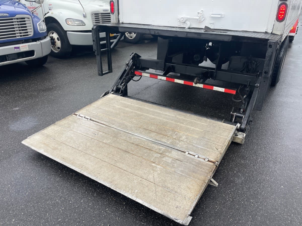 2018 Freightliner/Mercedes M2 106 681765