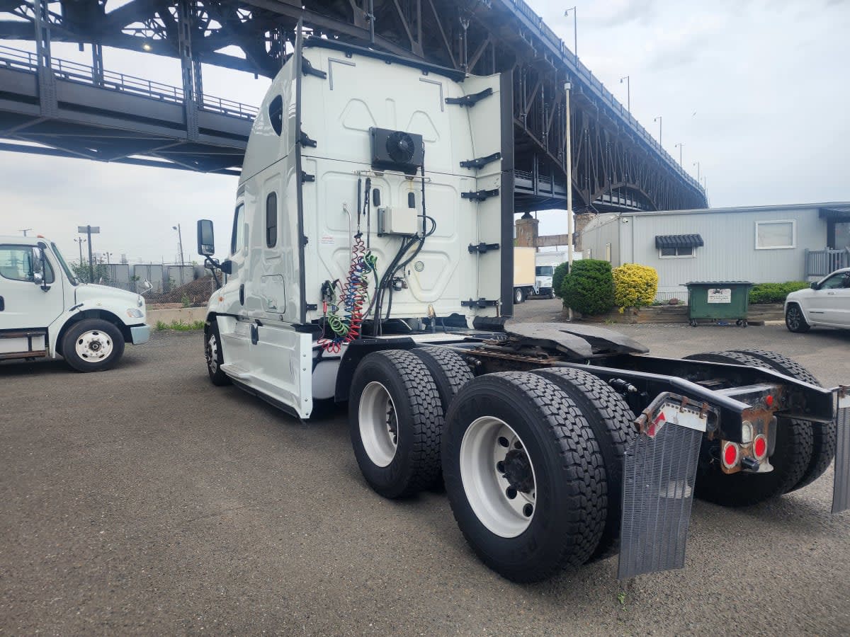2018 Freightliner/Mercedes CASCADIA 125 682061