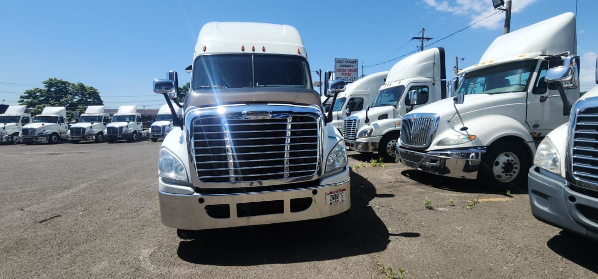 2018 Freightliner/Mercedes CASCADIA 125 682062