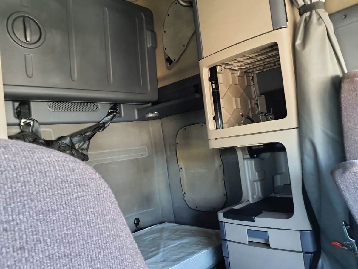 2018 Freightliner/Mercedes CASCADIA 125 682064