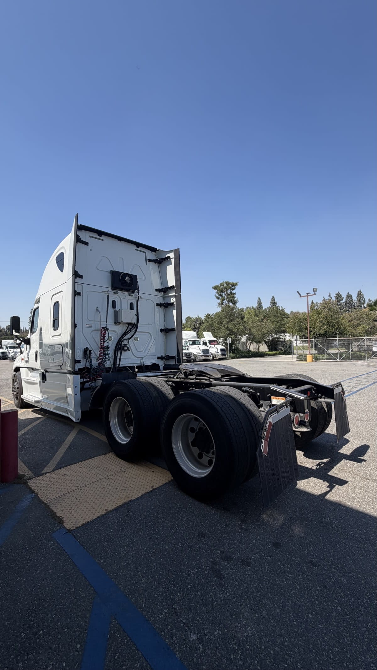 2018 Freightliner Cascadia in Pomona, CA — photo 6