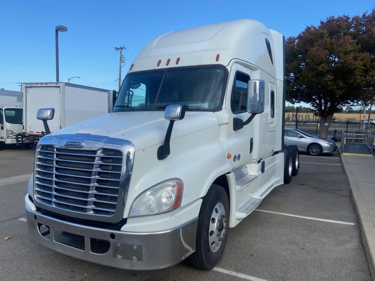 2018 Freightliner Cascadia in West Sacramento, CA