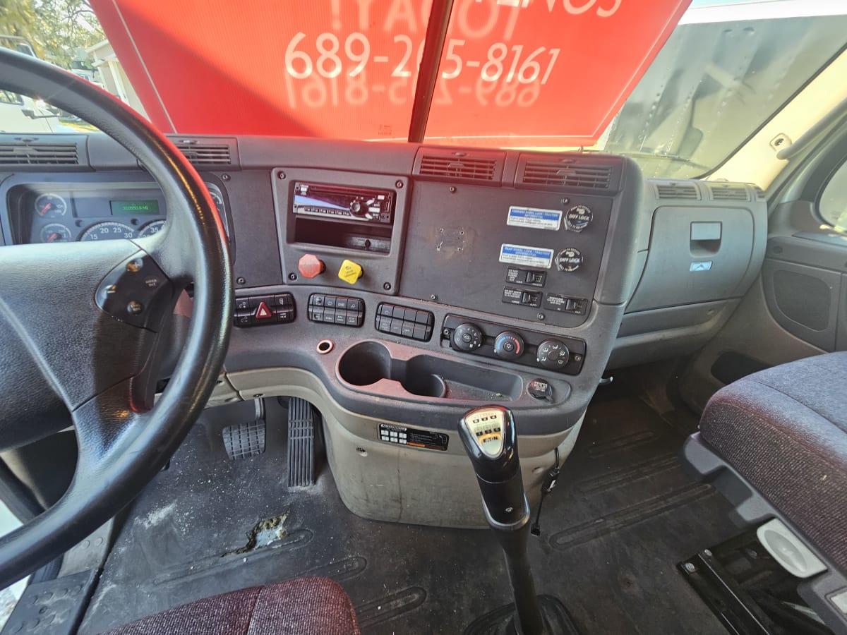 2018 Freightliner - image 15