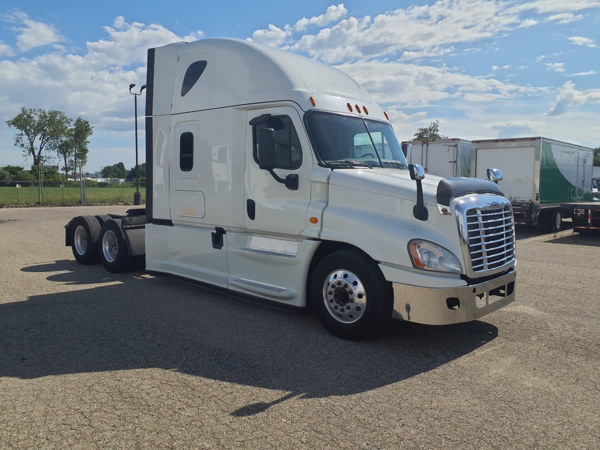 2018 Freightliner Cascadia in Wayland, MI — photo 3