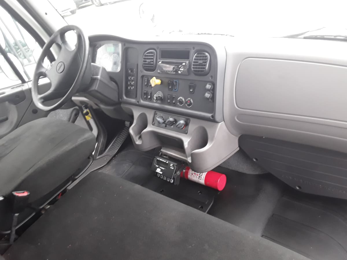 2018 Freightliner/Mercedes M2 106 682151