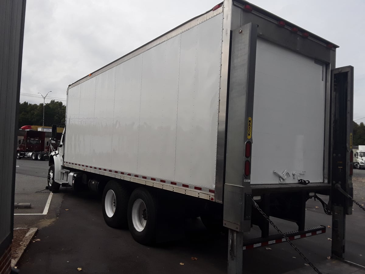 2018 Freightliner/Mercedes M2 106 682151