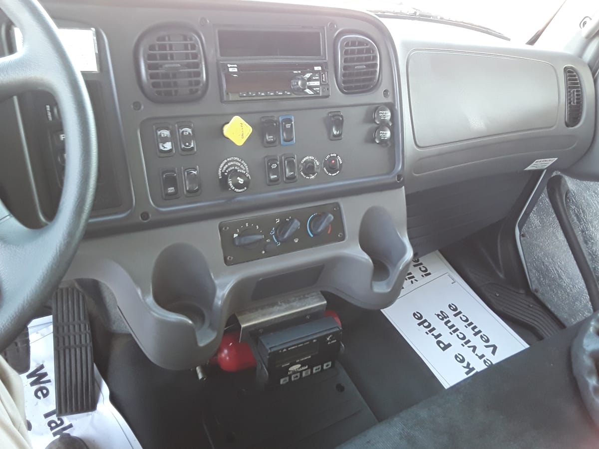 2018 Freightliner/Mercedes M2 106 682179