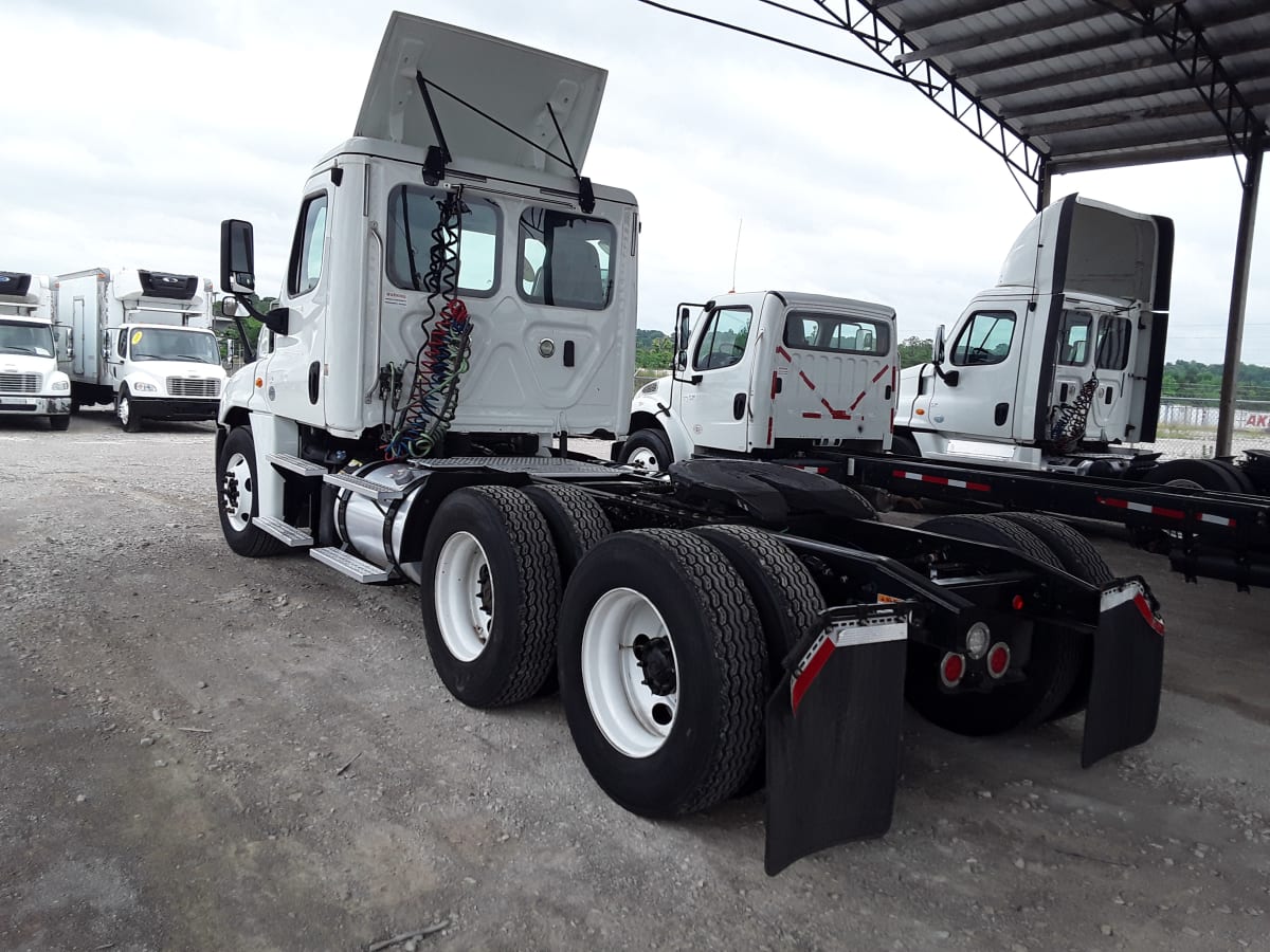 2018 Freightliner/Mercedes CASCADIA 125 682190