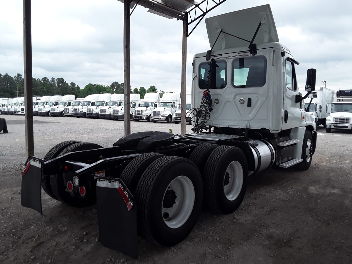 2018 Freightliner/Mercedes CASCADIA 125 682190