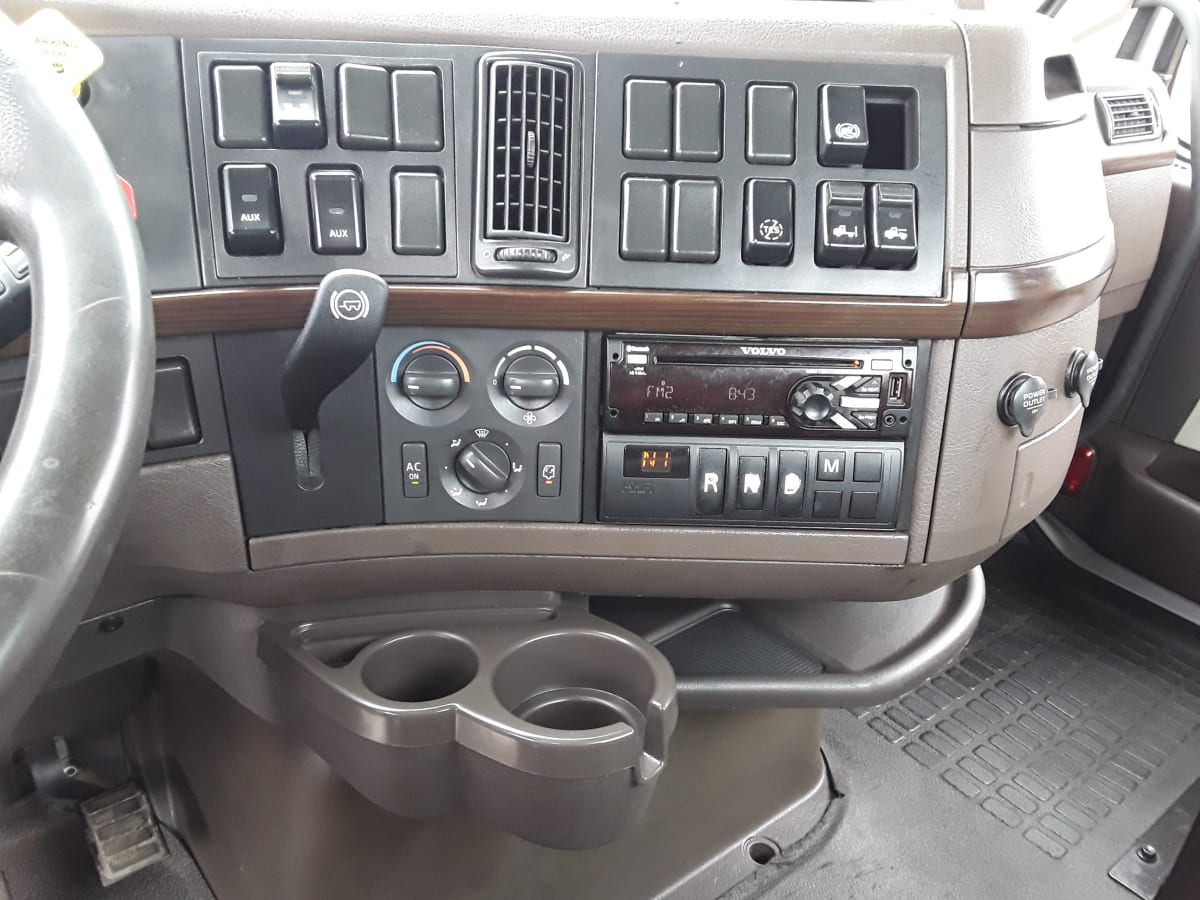 2018 Volvo VNL64TRACTOR 682262