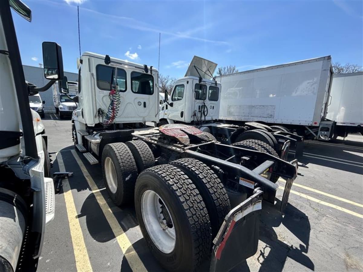 2018 Freightliner/Mercedes CASCADIA 125 682266