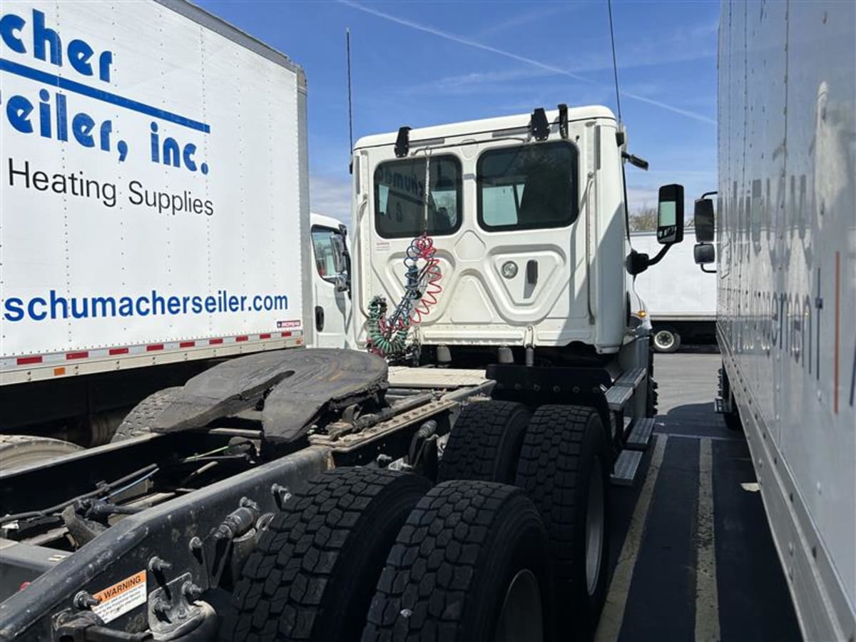 2018 Freightliner/Mercedes CASCADIA 125 682267