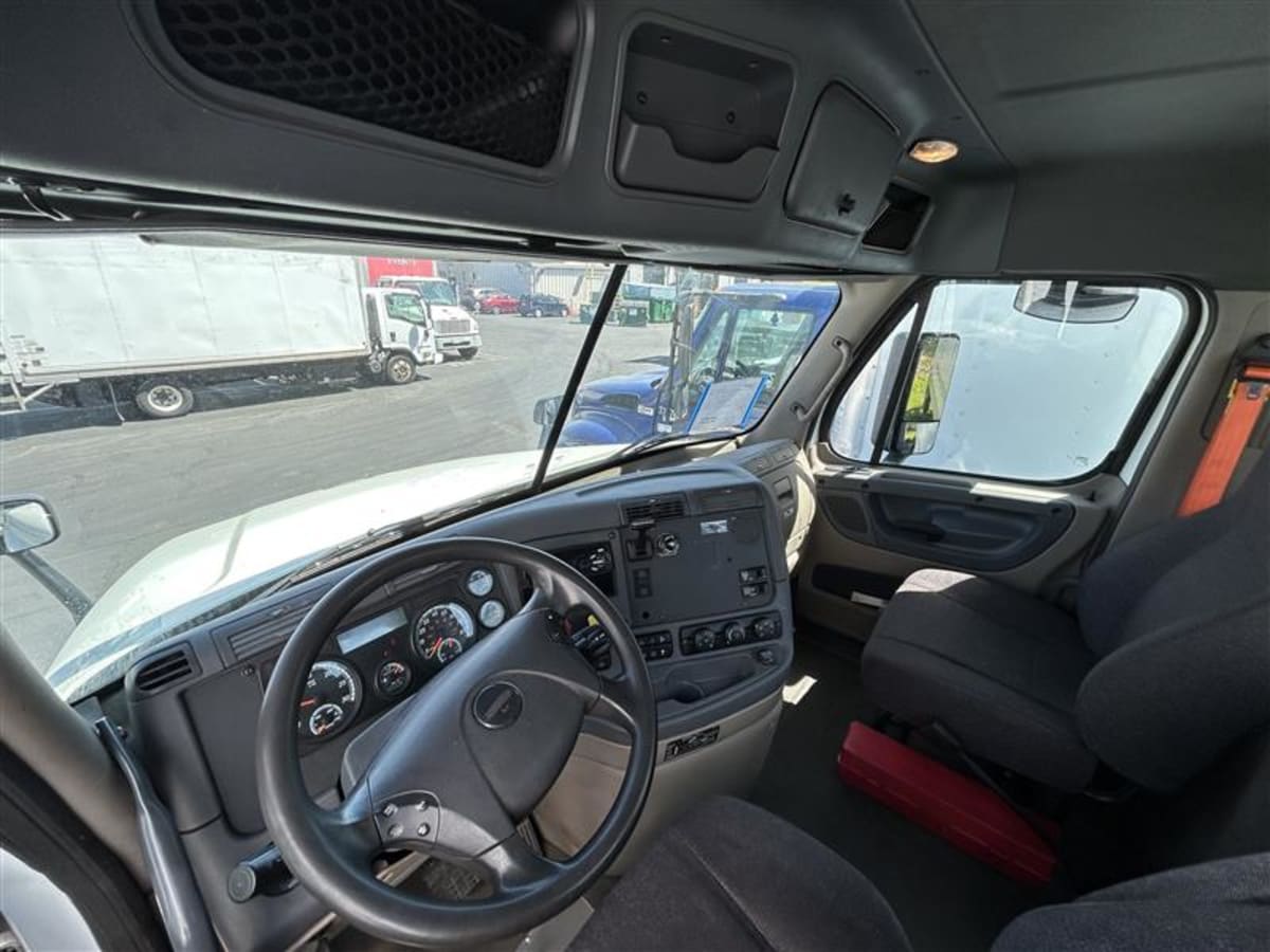 2018 Freightliner/Mercedes CASCADIA 125 682267