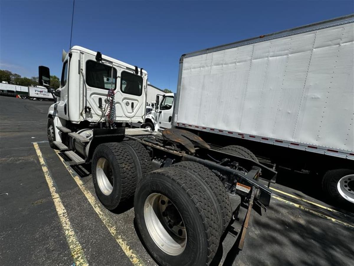 2018 Freightliner/Mercedes CASCADIA 125 682268