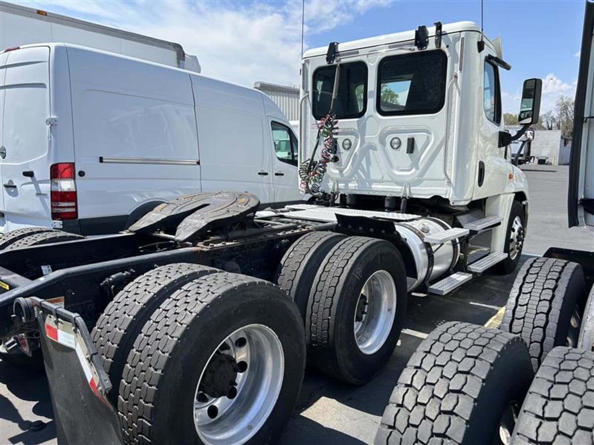 2018 Freightliner/Mercedes CASCADIA 125 682269