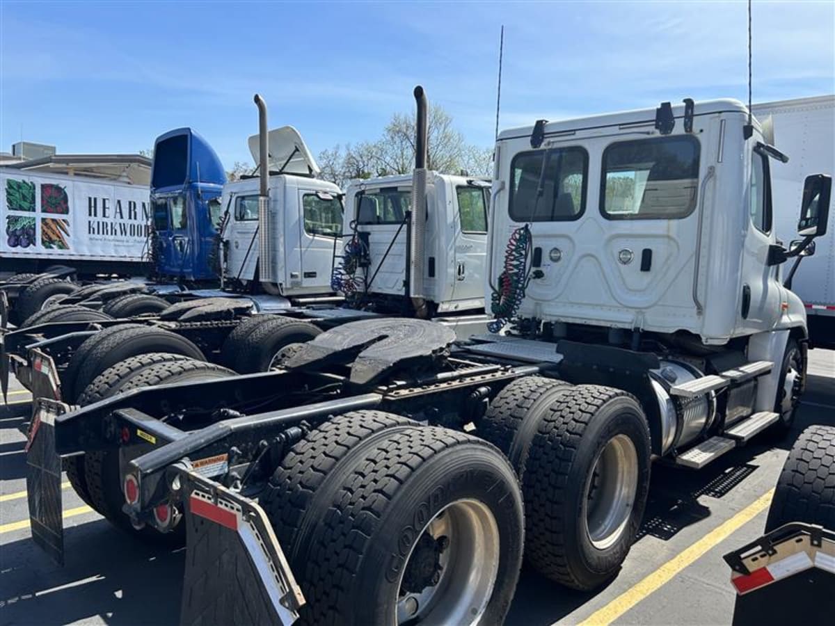 2018 Freightliner/Mercedes CASCADIA 125 682270