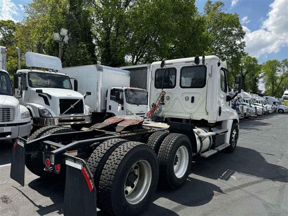 2018 Freightliner/Mercedes CASCADIA 125 682271