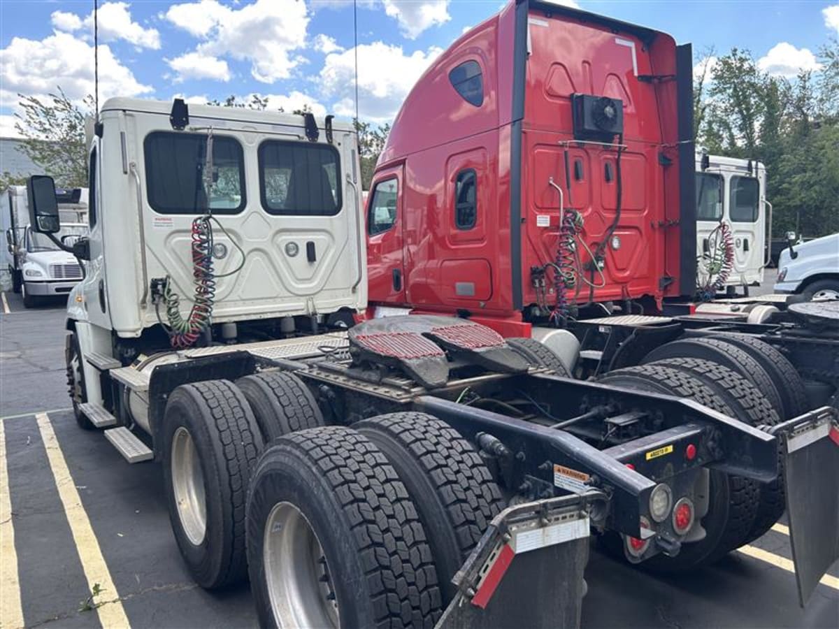 2018 Freightliner/Mercedes CASCADIA 125 682273