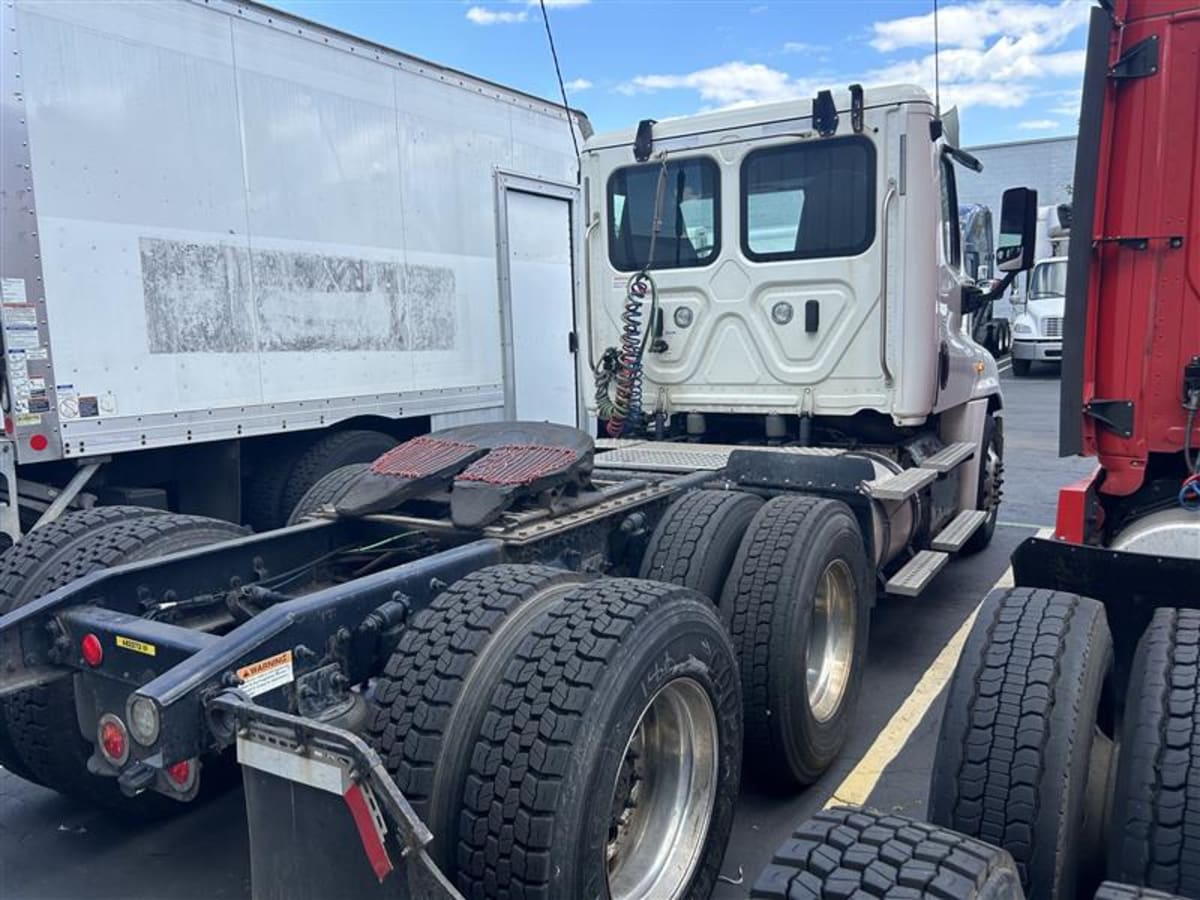 2018 Freightliner/Mercedes CASCADIA 125 682273