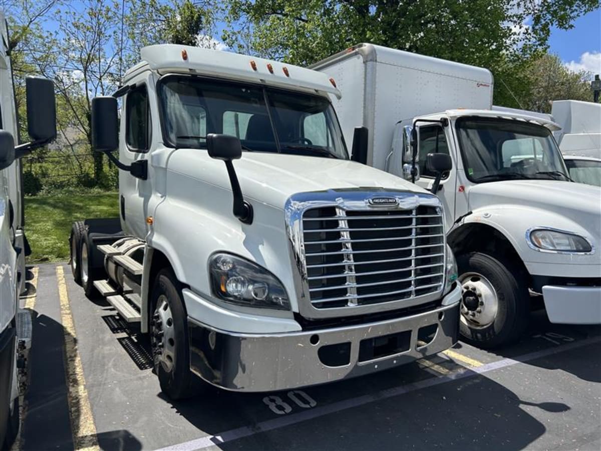 2018 Freightliner/Mercedes CASCADIA 125 682275