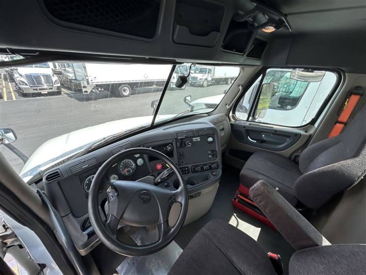 2018 Freightliner/Mercedes CASCADIA 125 682275