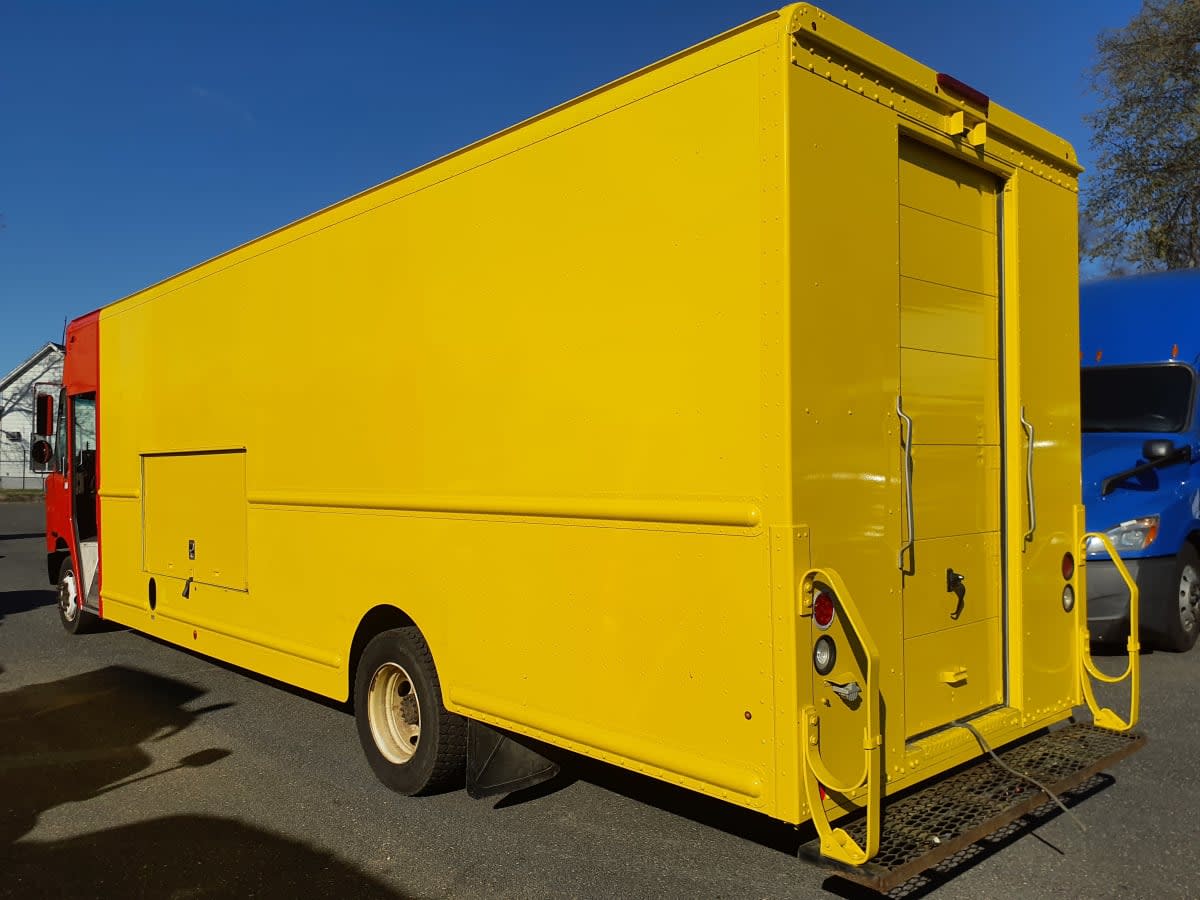 2017 Frtlr Custom Chassis Corp MT55 682306