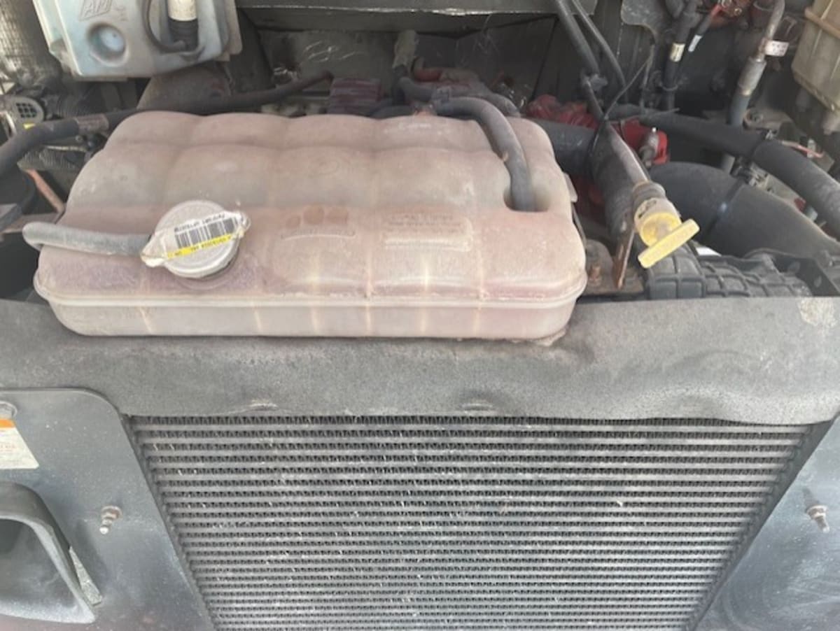 2017 Frtlr Custom Chassis Corp      MT55                           682317