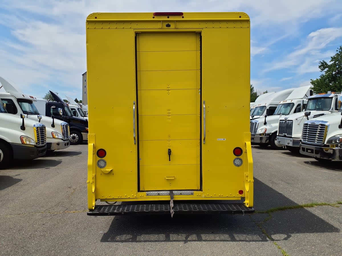 2017 Frtlr Custom Chassis Corp MT55 682324