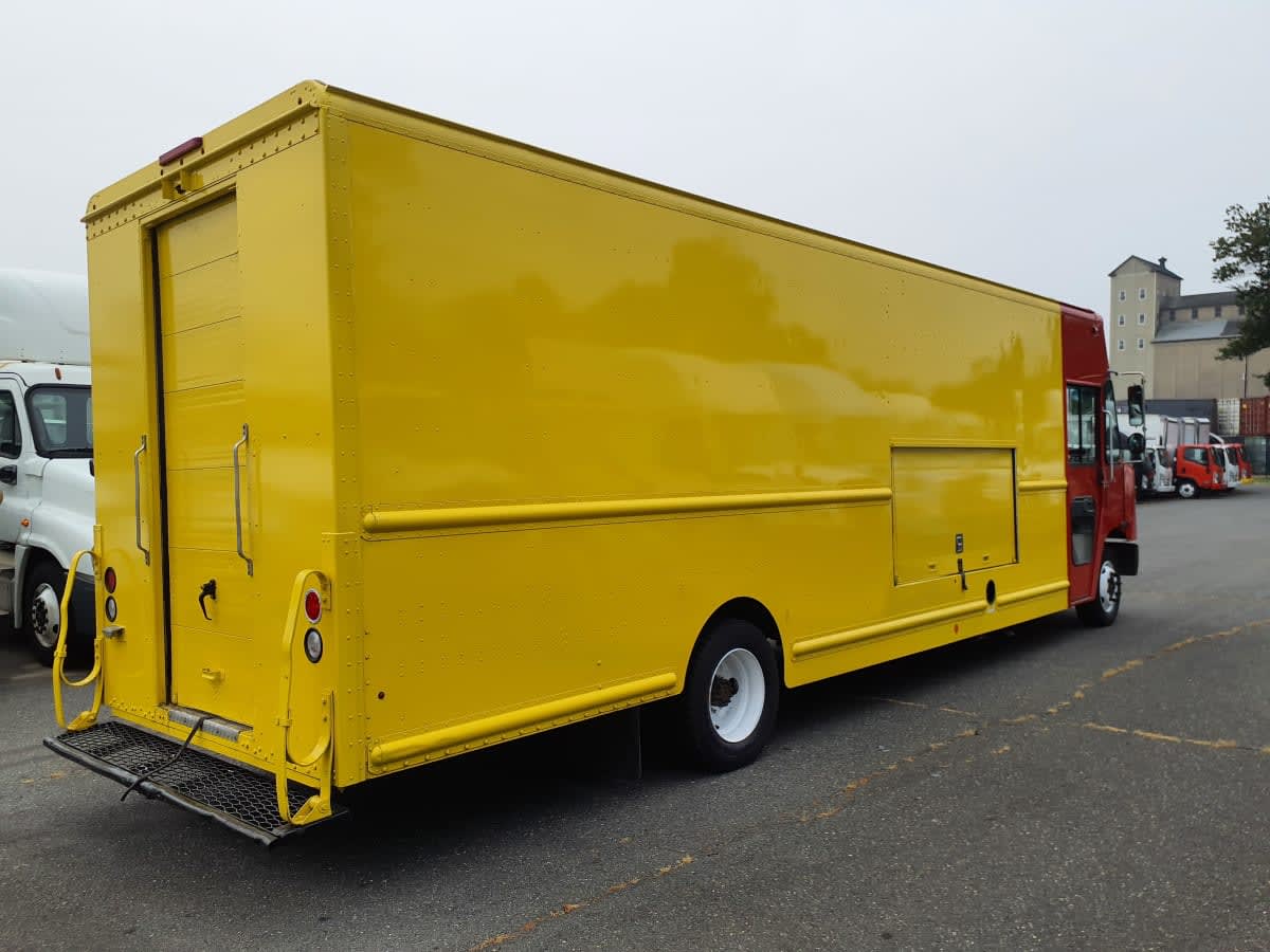 2017 Frtlr Custom Chassis Corp MT55 682325