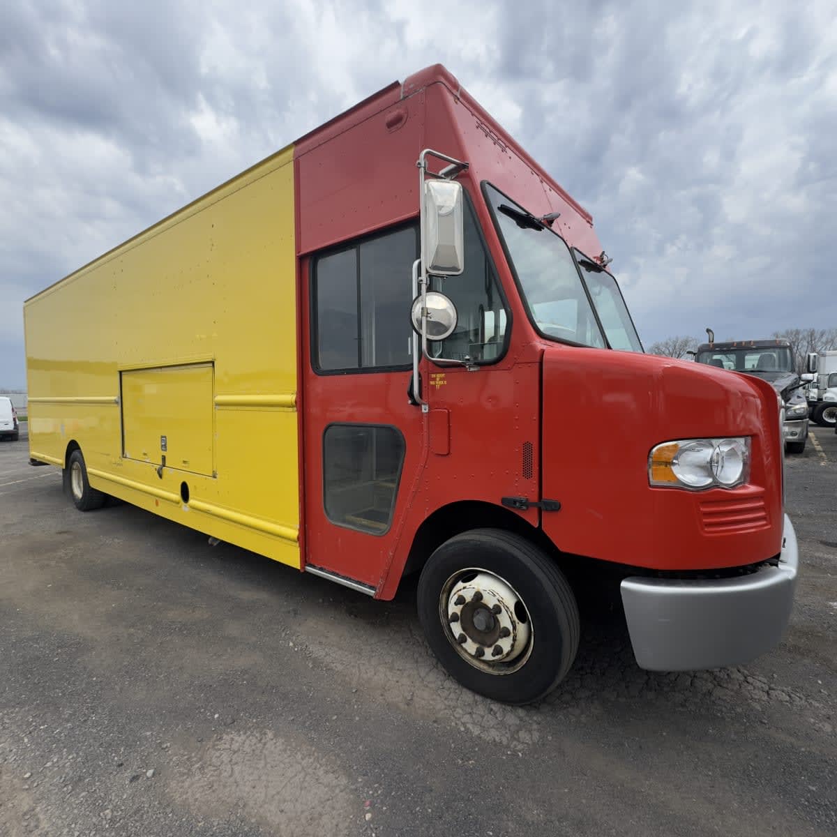 2017 Frtlr Custom Chassis Corp MT55 682331